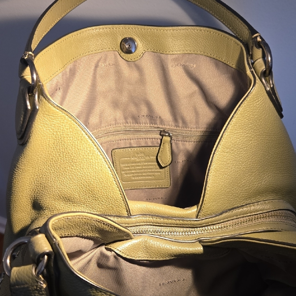 Coach Green Shoulder Bag - Picture 6 of 9